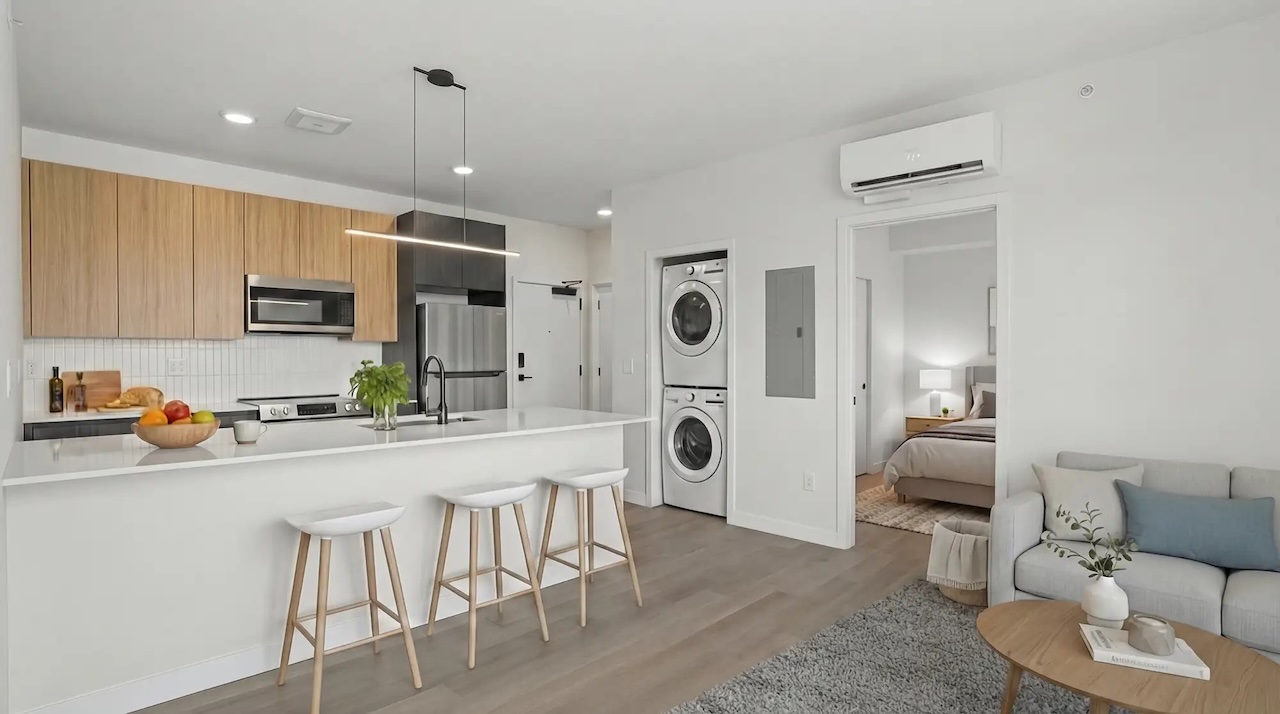 Treeline Apartments image 8