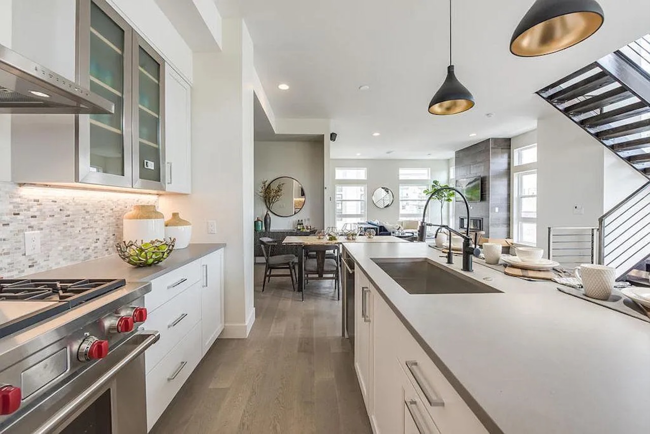 Perry Townhomes image 15